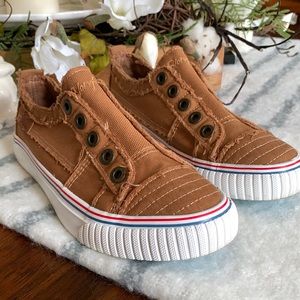 Blowfish Malibu size 7.5 Womens canvas sneakers